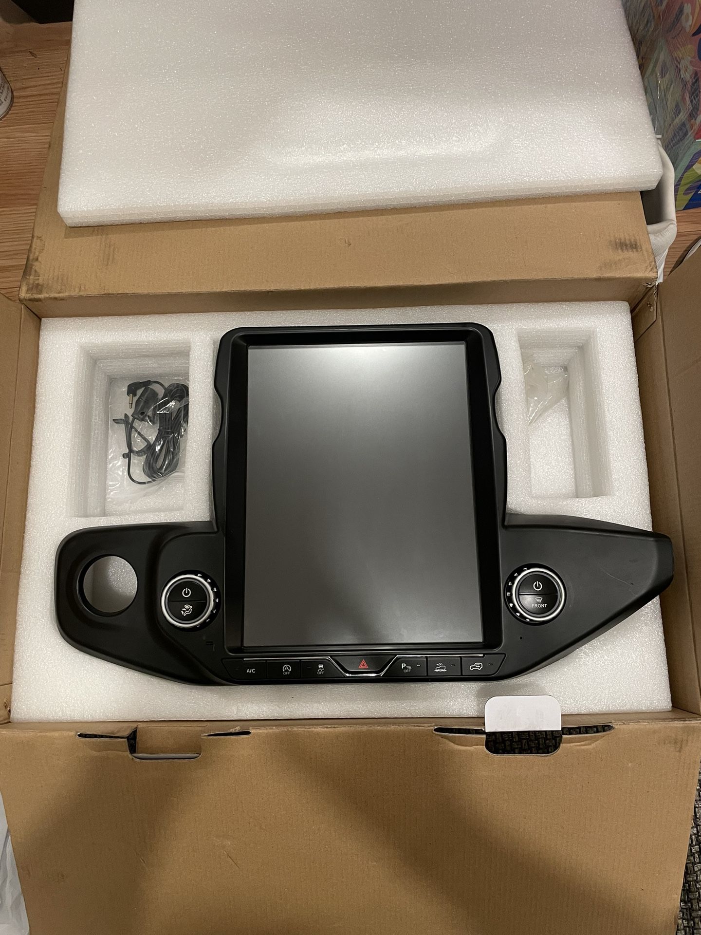 18-24 Jeep wrangler JL Tesla Style Screen