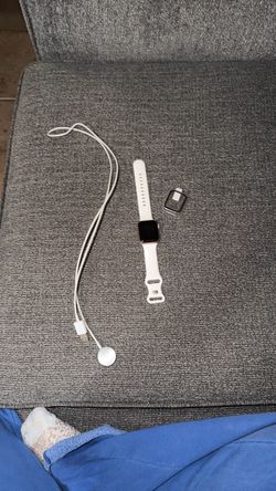 series 5  40MM Apple Watch with Magnetic Charger