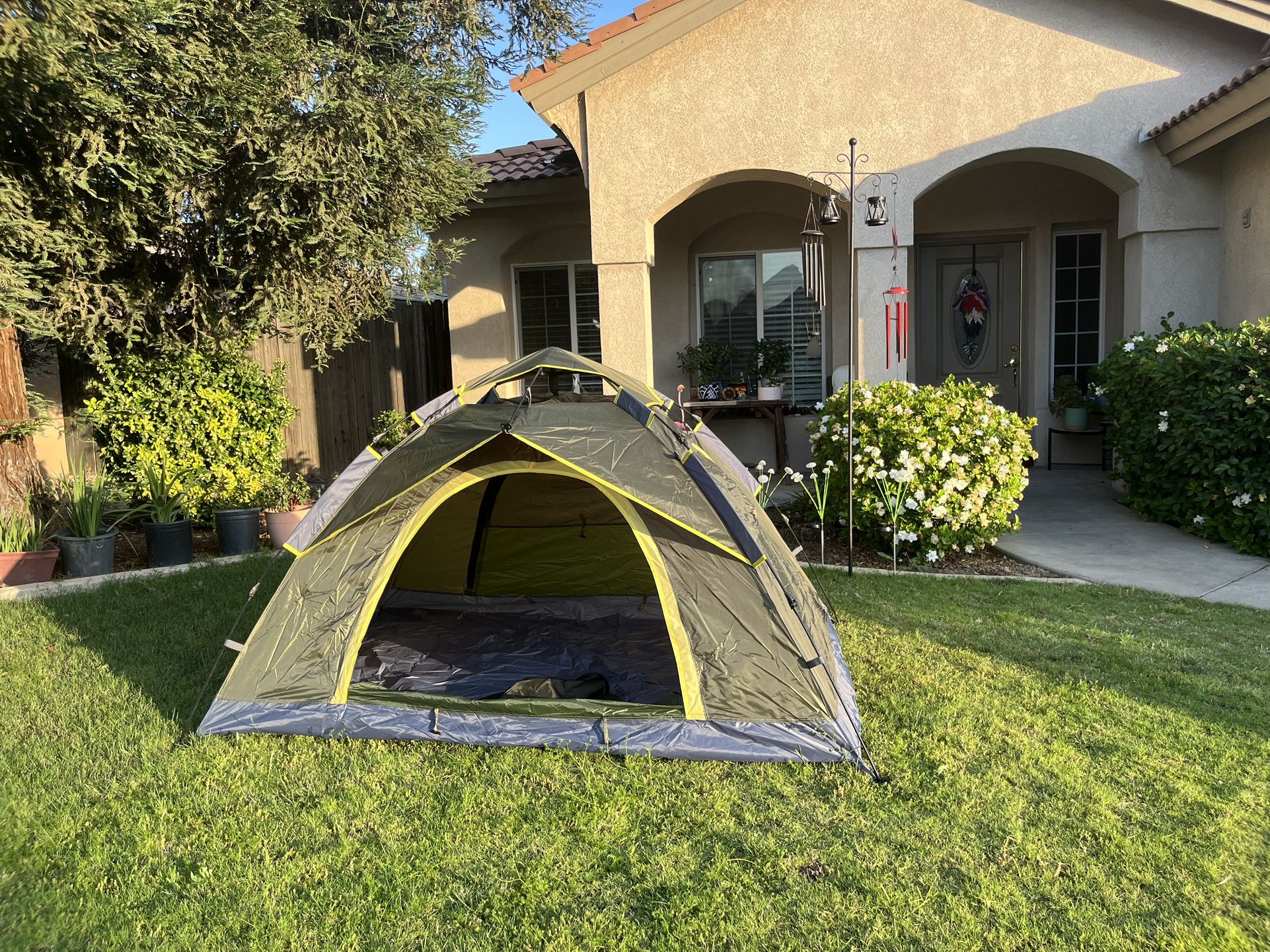 Instant Pop Up Tent
