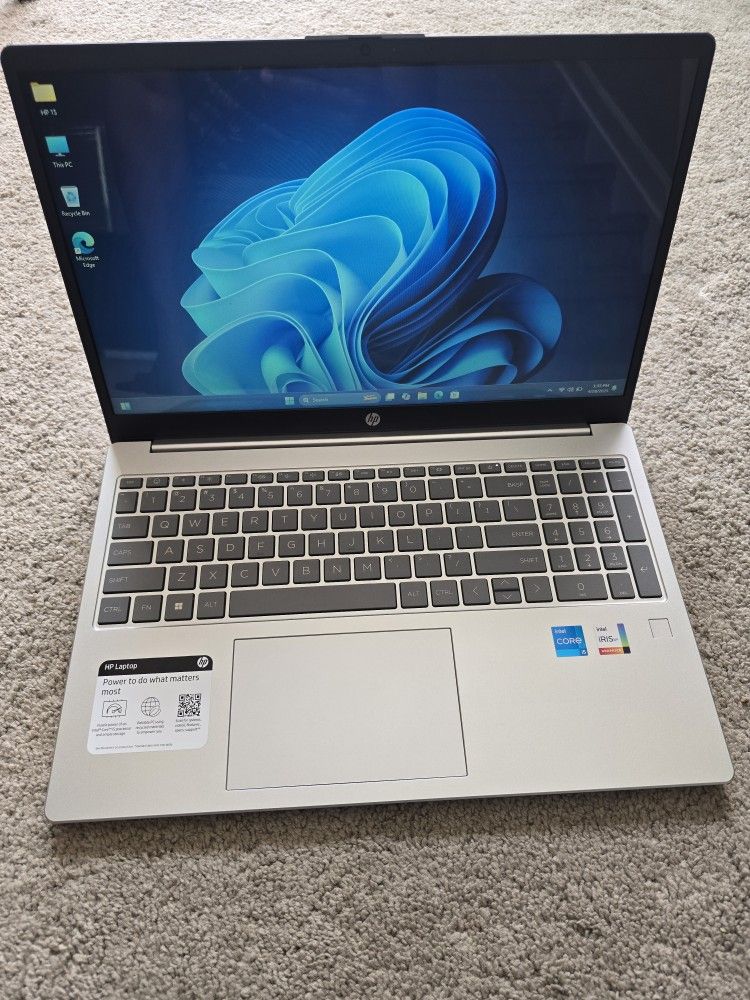 HP 15.6" Laptop Intel Core i5 256GB SSD 8GB RAM 13th Gen. Like new