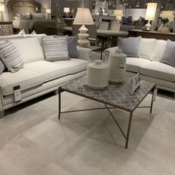 Bernhardt/transitional Sofa