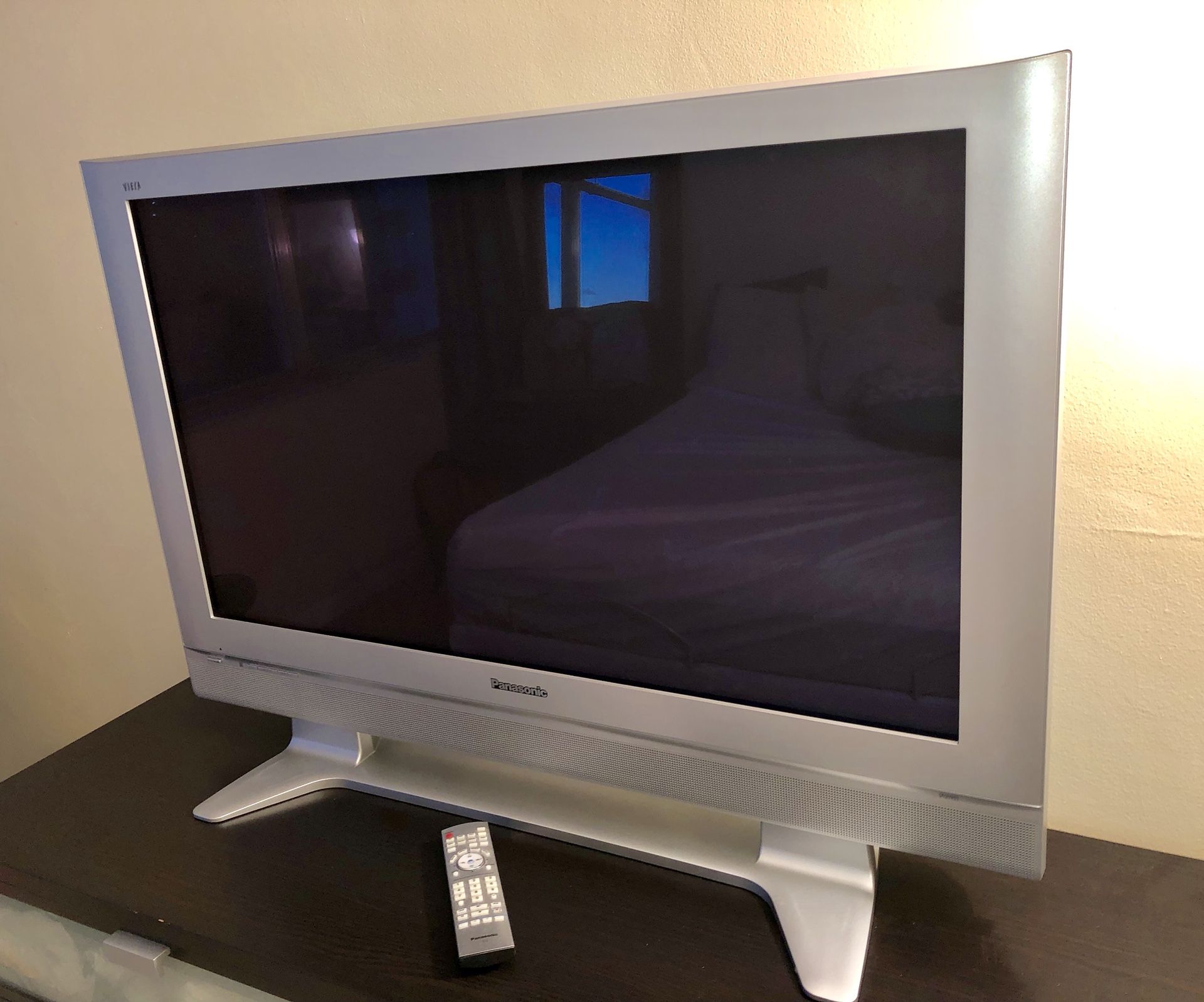 Free TV to repair or for parts