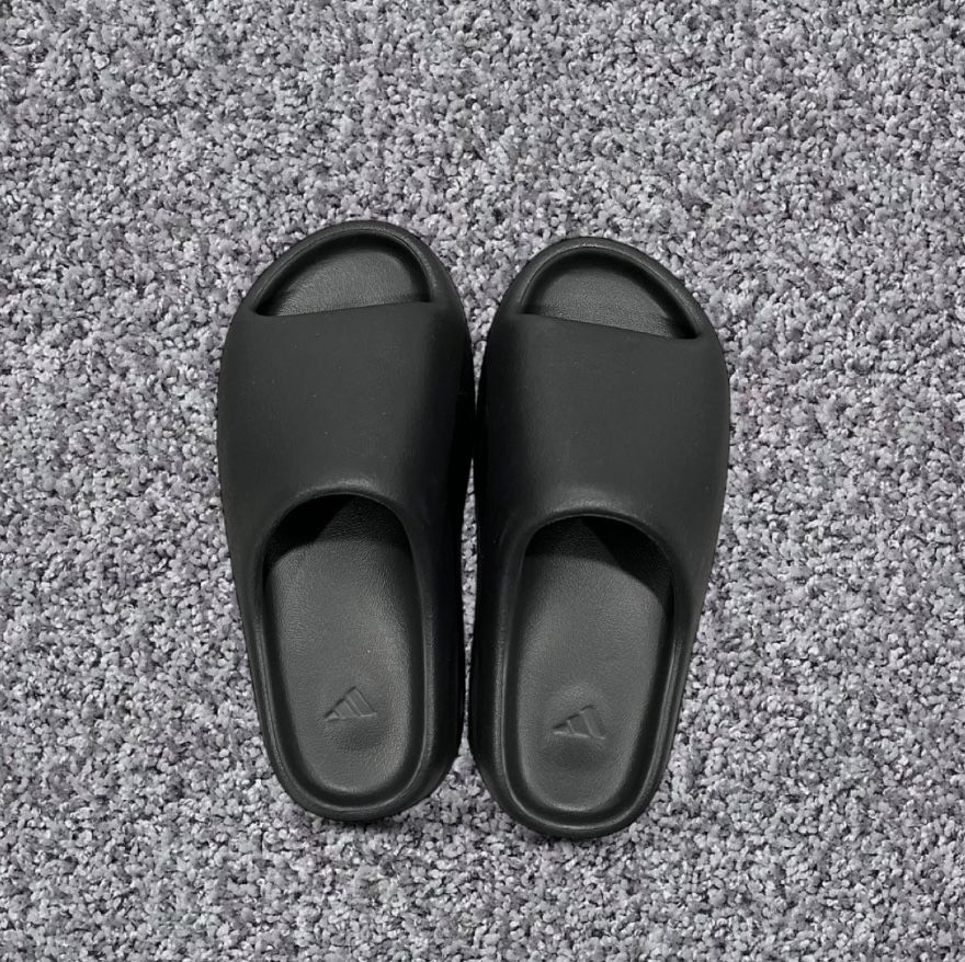 Yeezy Slides Onyx