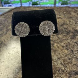 14k Stud Earrings Diamonds Chips