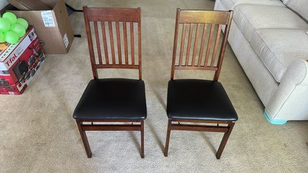 Foldable chairs