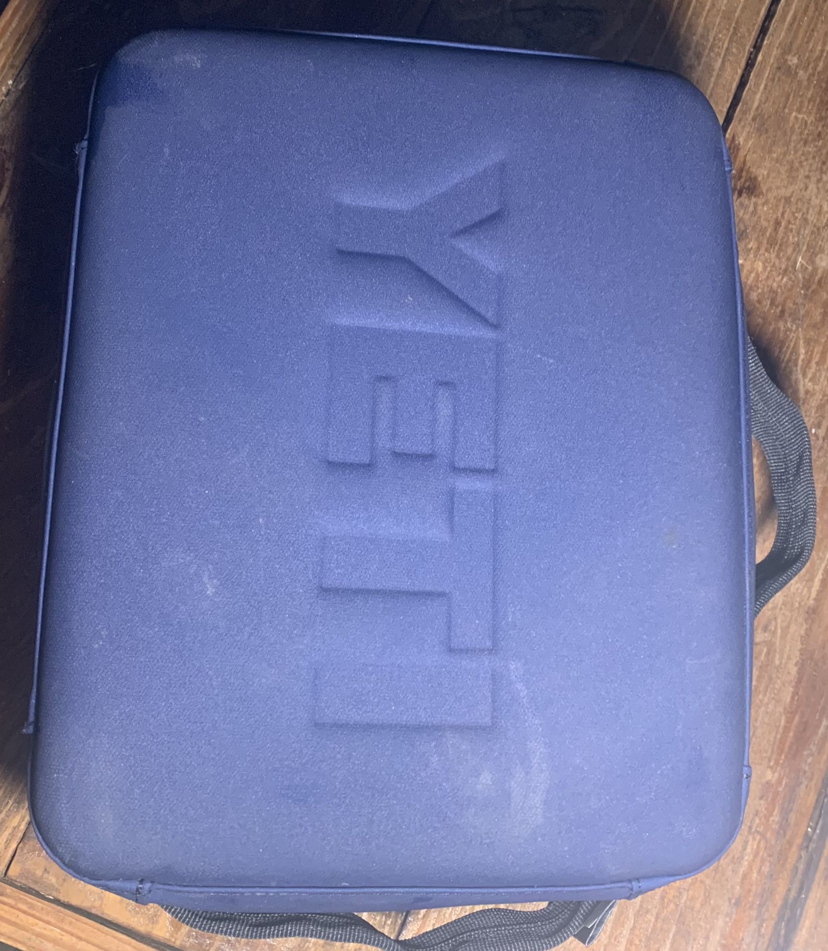Yeti Daytrip Lunch Bag for Sale in Hacienda Heights, CA - OfferUp