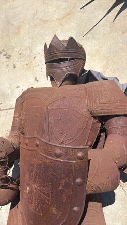8 Foot Mediavel Statue