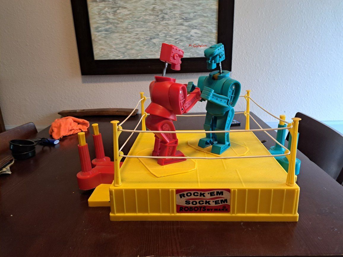 Rock-Em Sock-Em Robots