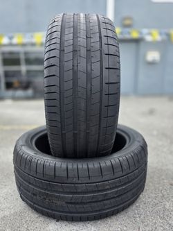 285 40 22 (2) (P23) TIRES PIRELLI P ZERO   90% TREAD 
