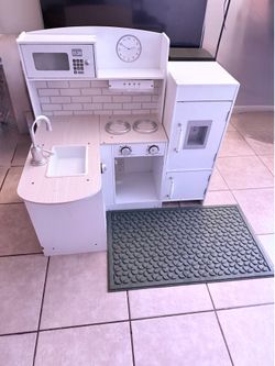 Play Kitchen