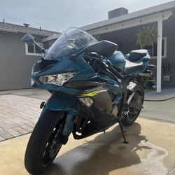 kawasaki zx6r