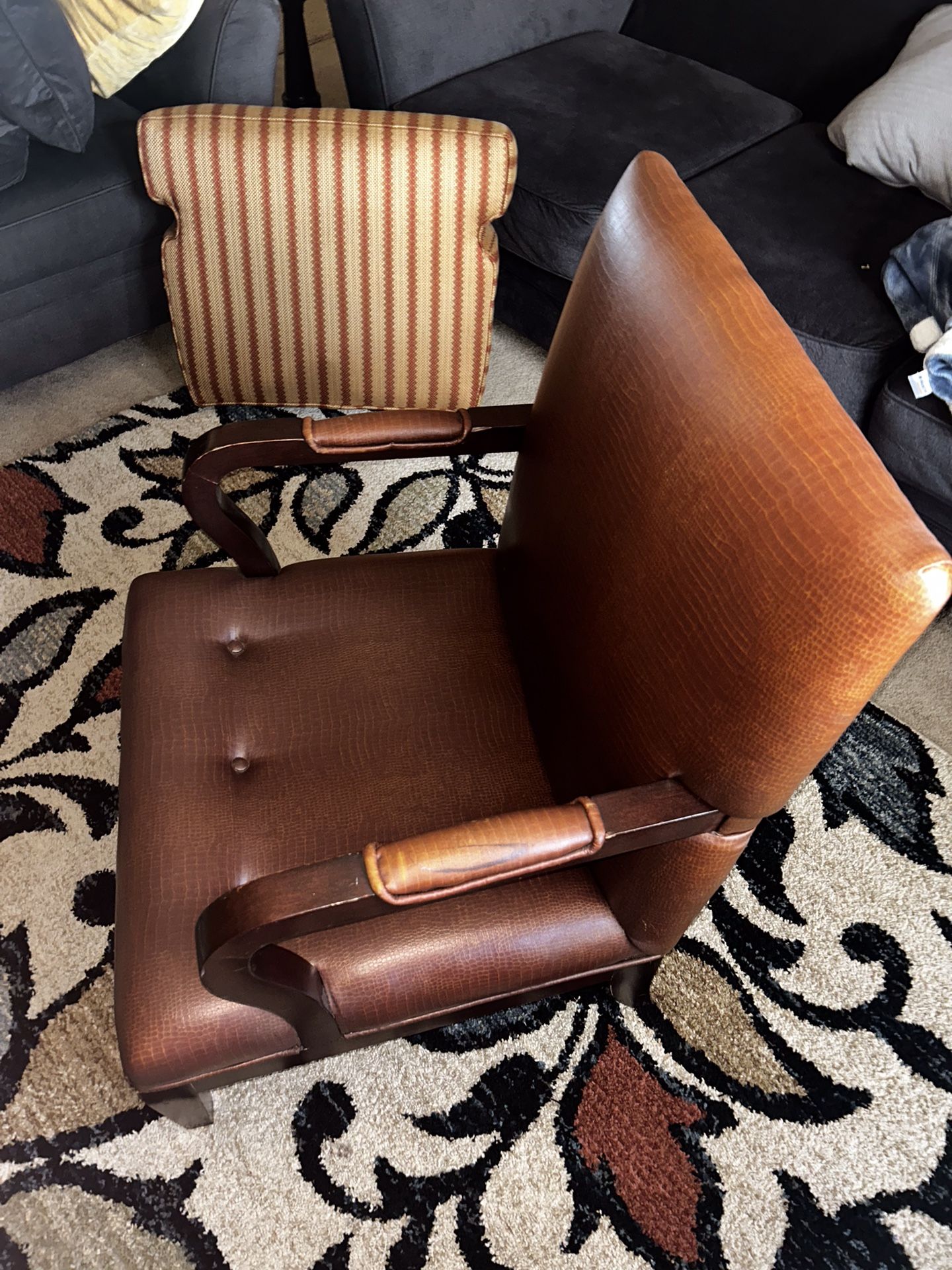 Leather Chair ( Smoke And Pet Free Home)