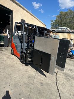 Toyota Forklift Short Mast with Clamp