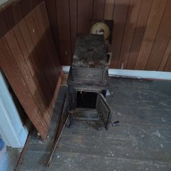 Antique Cast Iron Wood Burning Stove  (as is)