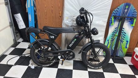 DUXI E-bike v8 with helmet and lock and charger