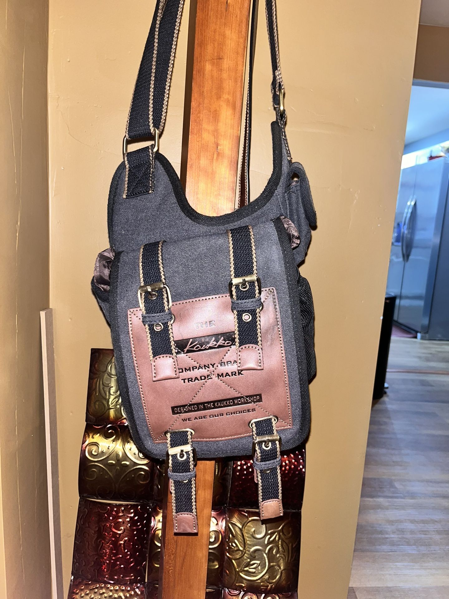 Kaukko Messenger bag