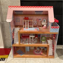KidKraft Dollhouse