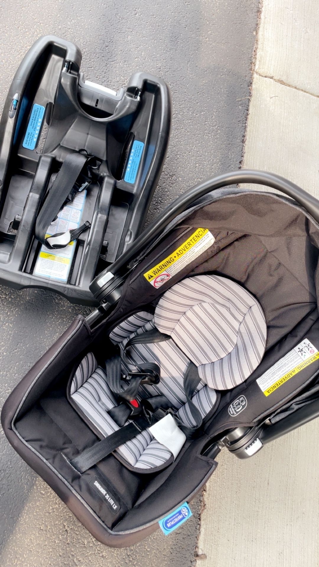 Graco Snug ride Car seat Baby Carrier And Base