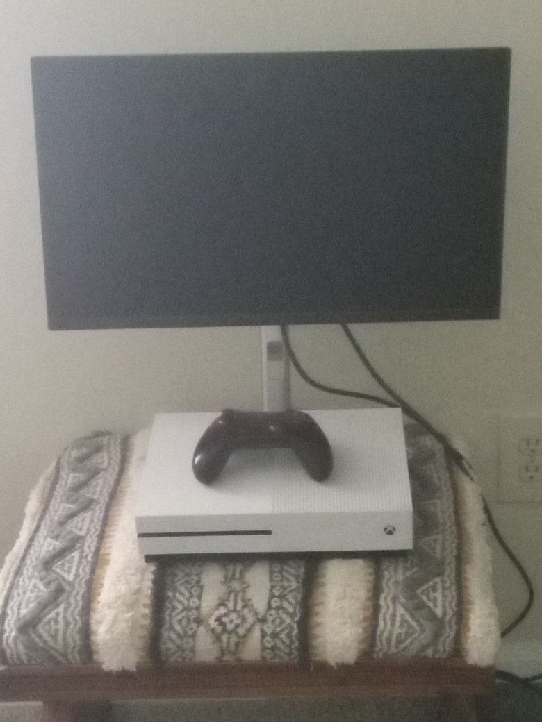 Xbox One S & Gaming Monitor 