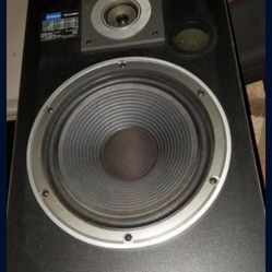 Bookshelf speakers priced per pair