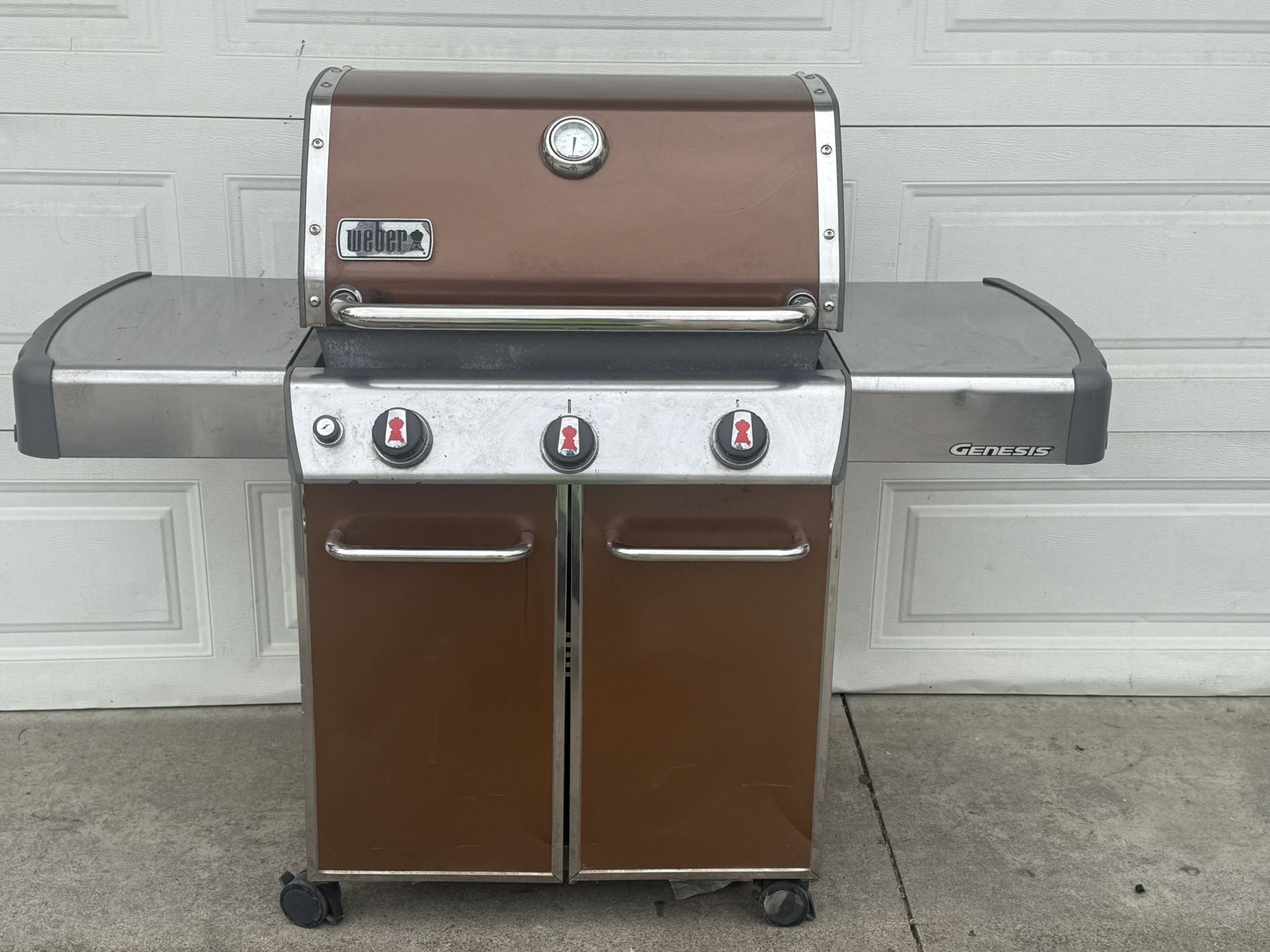 High End WEBER Model Genesis Bbq Grill 3 Burner 