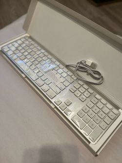 Apple Wired Aluminum Keyboard with Numeric Keypad (Model A1243)
