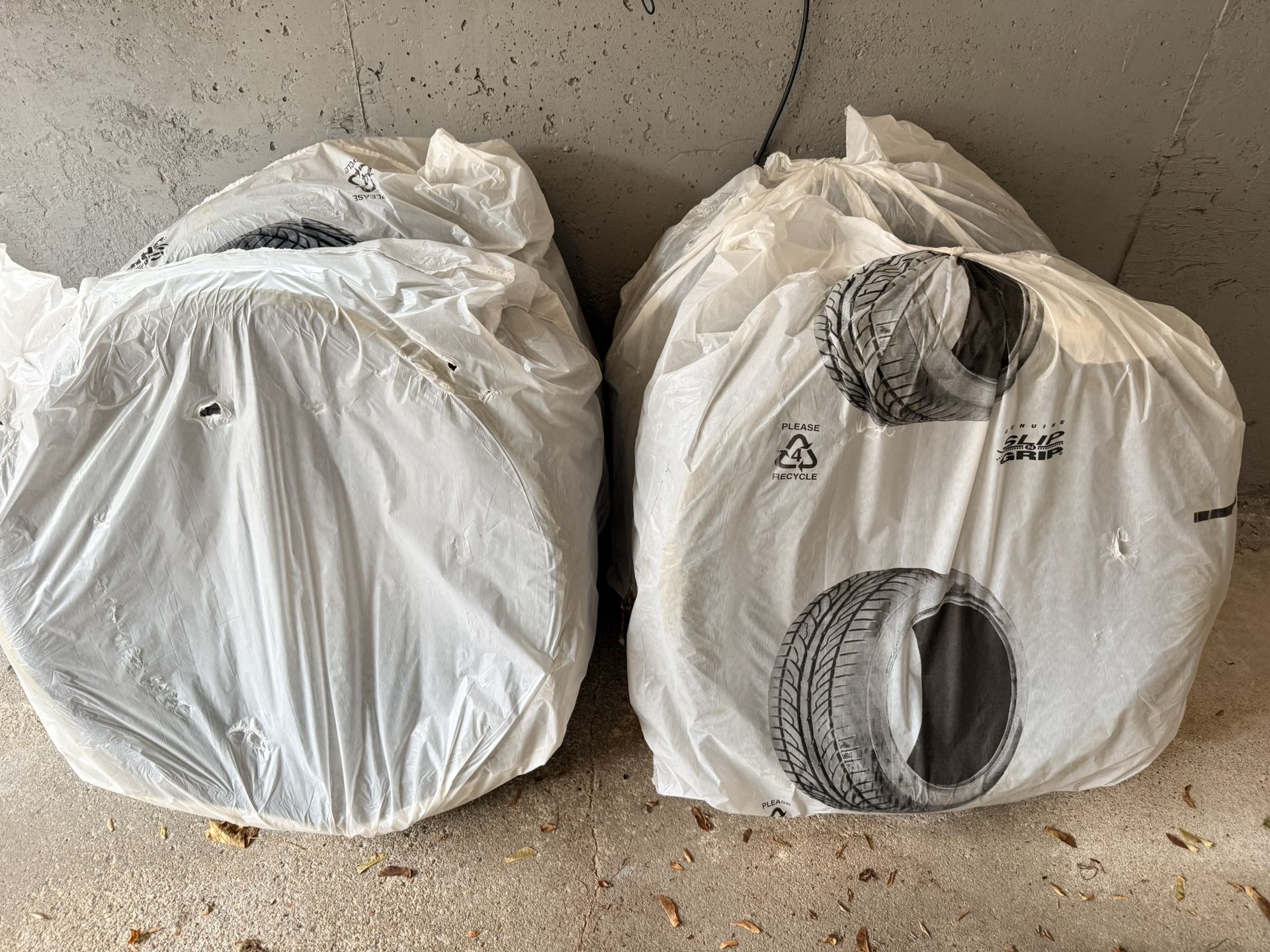 Bridgestone Blizzak DM-V2 245/55R19 β Used 1 Winter, Excellent Shape