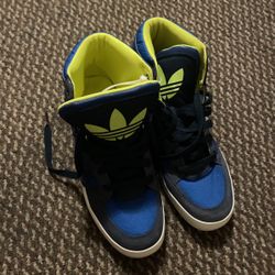 Man Shoes Adidas Color Blue Size 10 In Good Condition