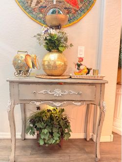 Elegant Vintage Distressed Console Table / Entryway Table – Solid Wood