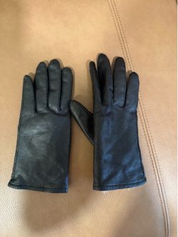 Women leather gloves with fur- never used