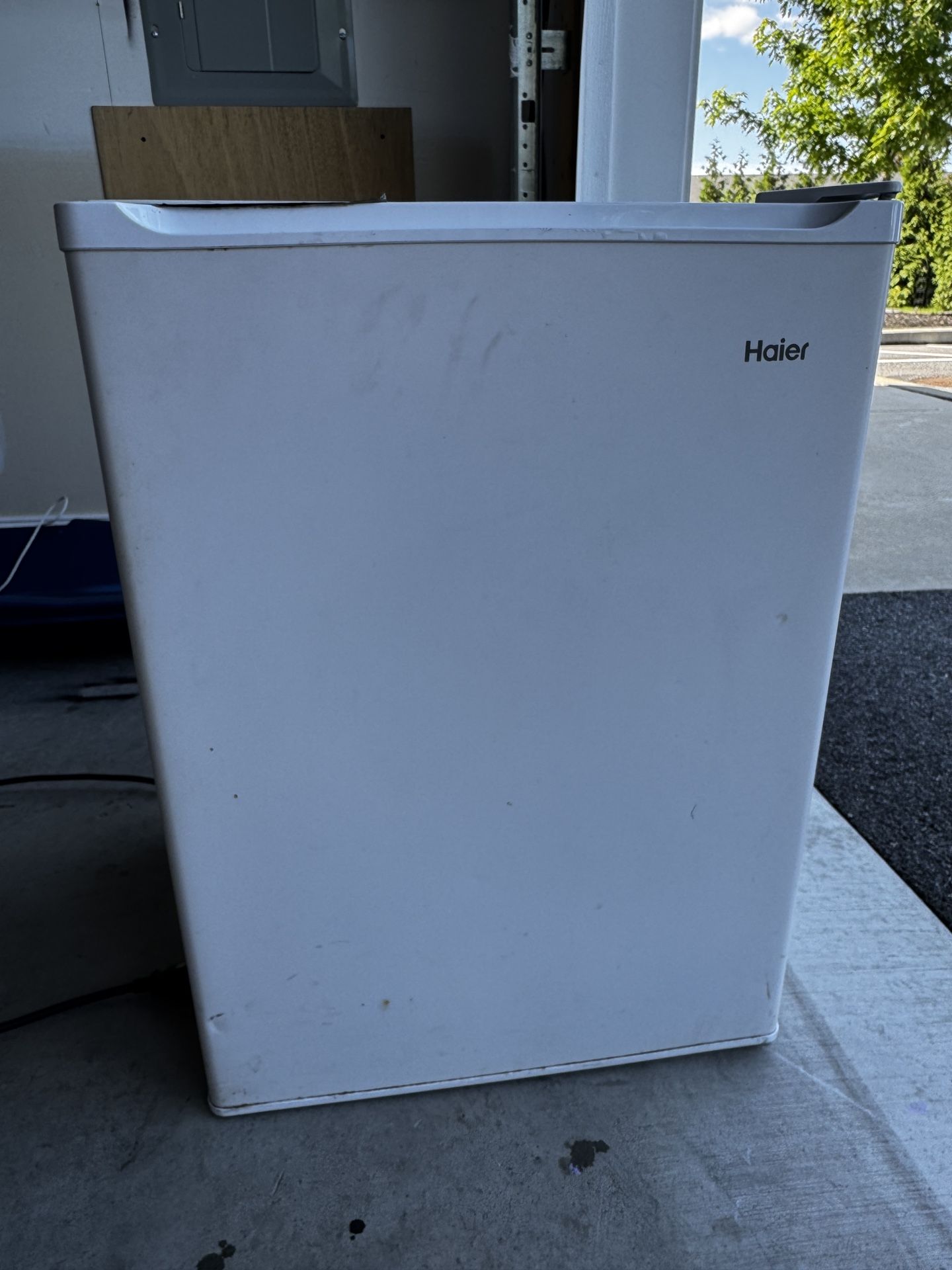 Haier Mini Fridge