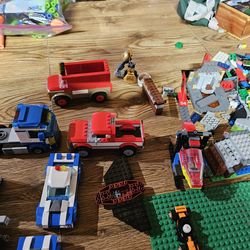 Figuras de legos$ 15.00 each/ cada uno