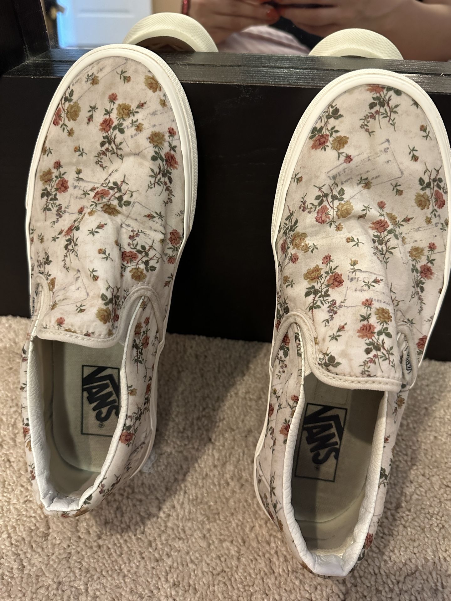 Vans shoes Printed White With Multi Colo Flowers 