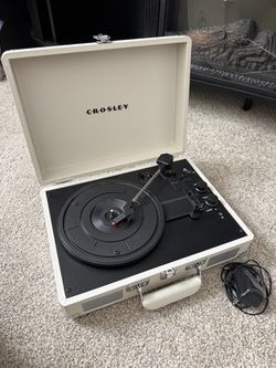 🎶 Cream Crosley Cruiser Plus + 3 Vinyl Records