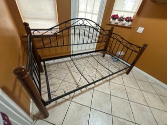 Twin metal daybed frame