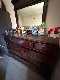 Dresser