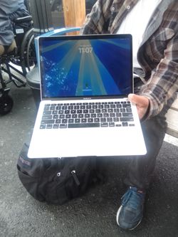 Apple Mac book aire