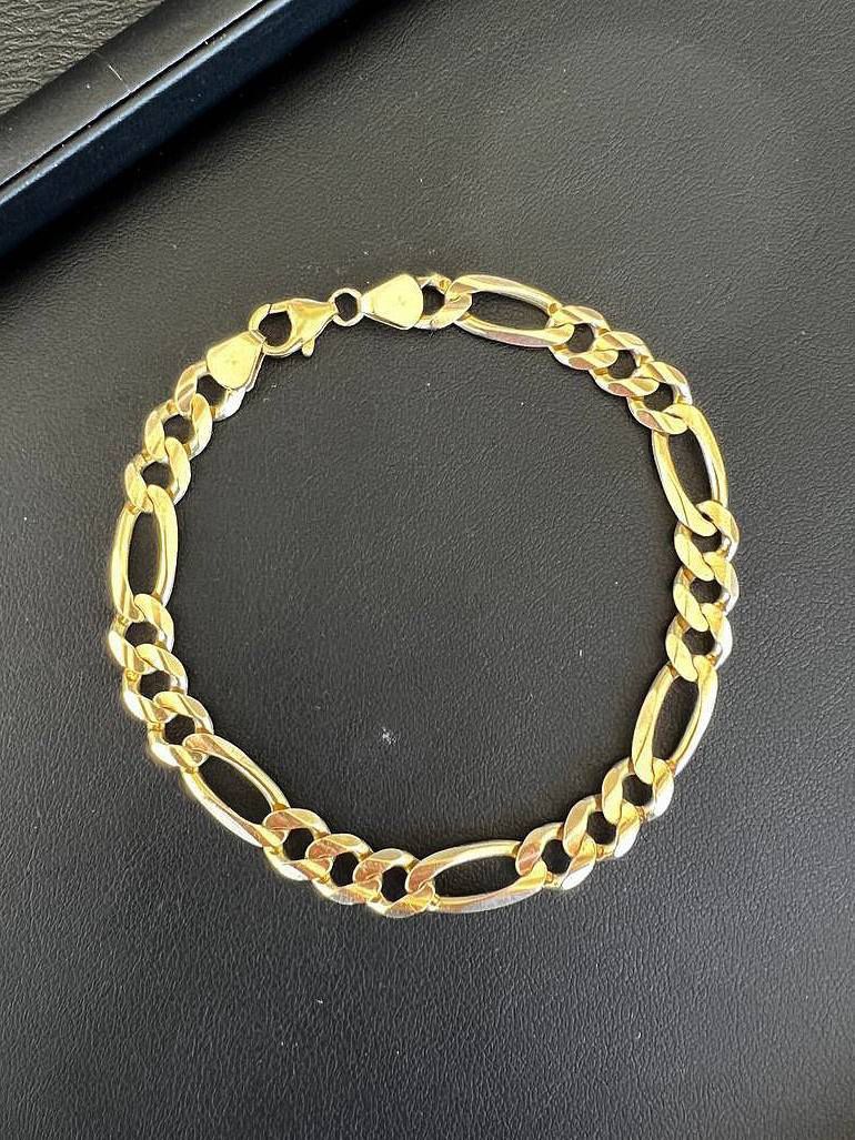 14k solid yellow gold Figaro bracelet 9inch