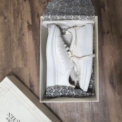 Alexander McQueen Over Sized All Whites Size 12