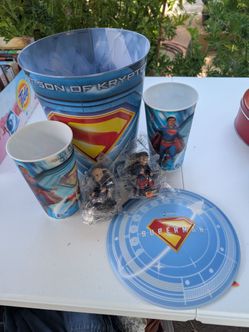 Superman Collector's Popcorn Tin and Matching Cups w/Figurines