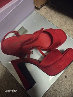 High heel shoes size 7