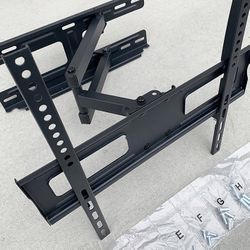(Brand New) $25 Full Motion 32-55” TV Wall Mount Bracket Dual Arms Swivel Tilts Max 99lbs 