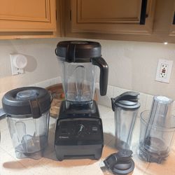 Vitamix E320 Blender 