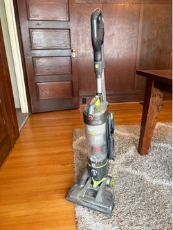 Hoover wind tunnel vacuum
