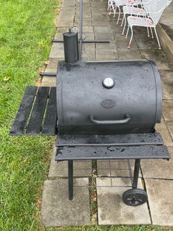 Char-Griller Offset Smoker Charcoal Grill
