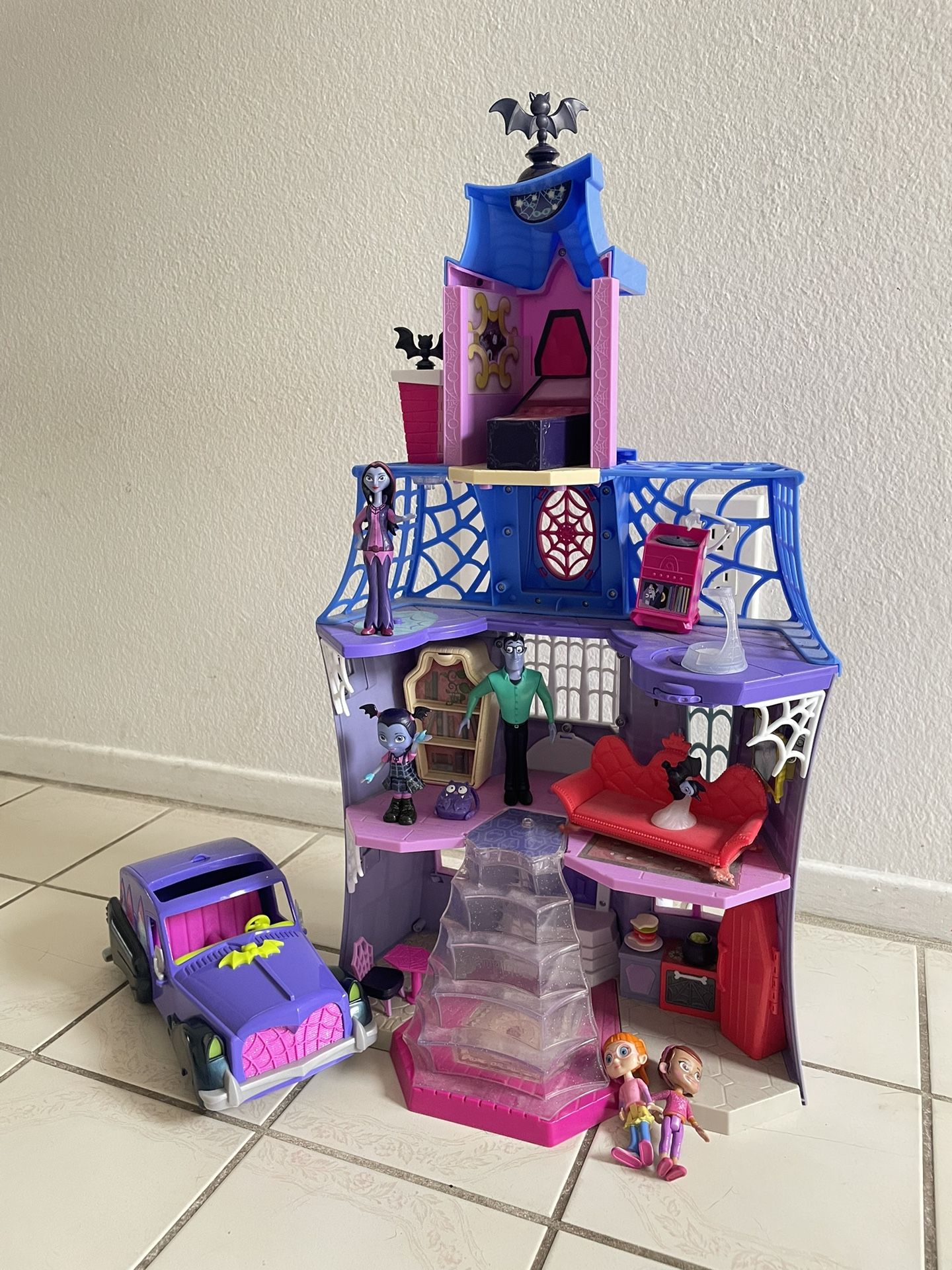 Vampirina Doll House