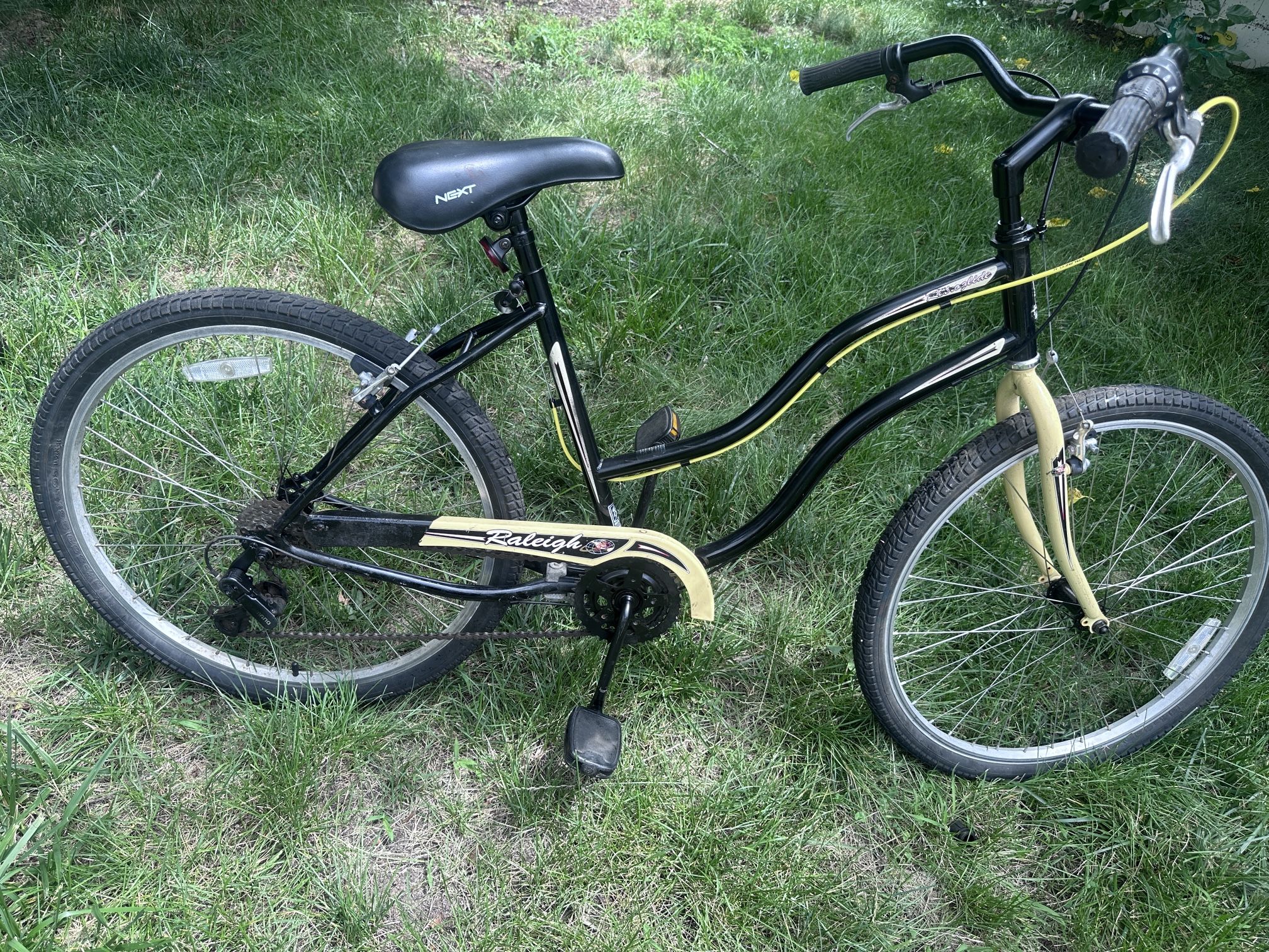 RALEIGH 6 speed cruiser bike 26” wheels bicycle 