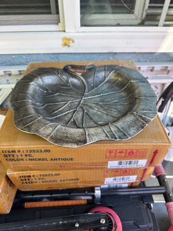 Decorative leaf plate