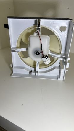 GE Refrigerator Condenser Fan Assembly 
