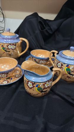 Tea set.